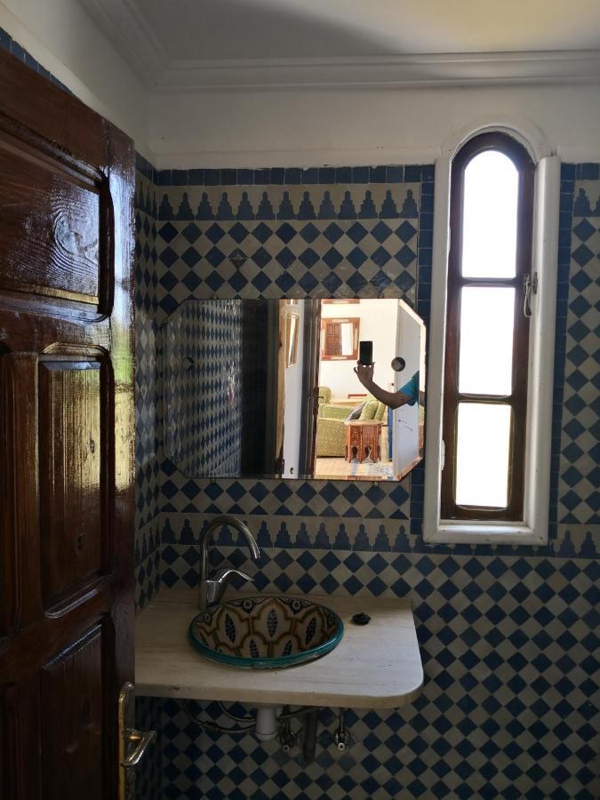 Des Oiseaux فندق مبيت وإفطار El Aouamra